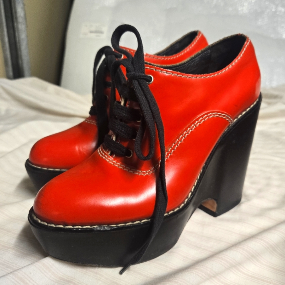 Chloe Fall 2007 Doc Martens style wedge boots in cherry red 37.5